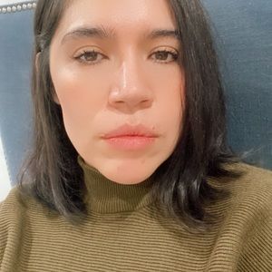 Meet your Posher, Carla